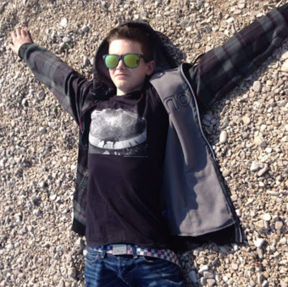 Meet your Posher, Ben - Picture 1 of 1